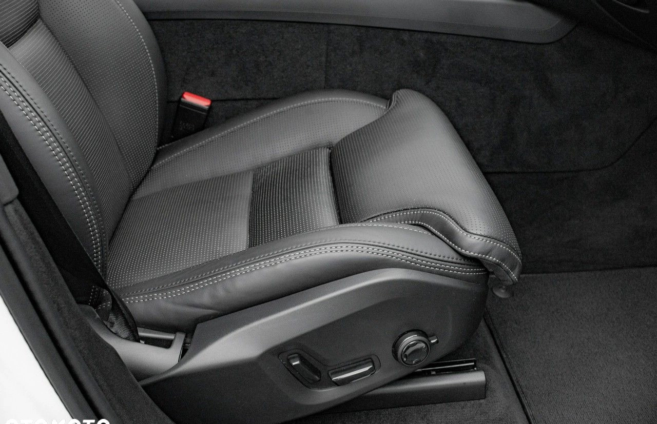 Volvo XC 60 cena 269850 przebieg: 14470, rok produkcji 2021 z Pelplin małe 781
